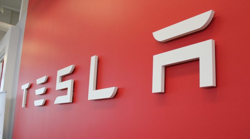 تخمین‌های تحویل تسلا (TSLA) در سه‌ماهه سوم 2026 بین 422،000 تا 482،000 دستگاه است
