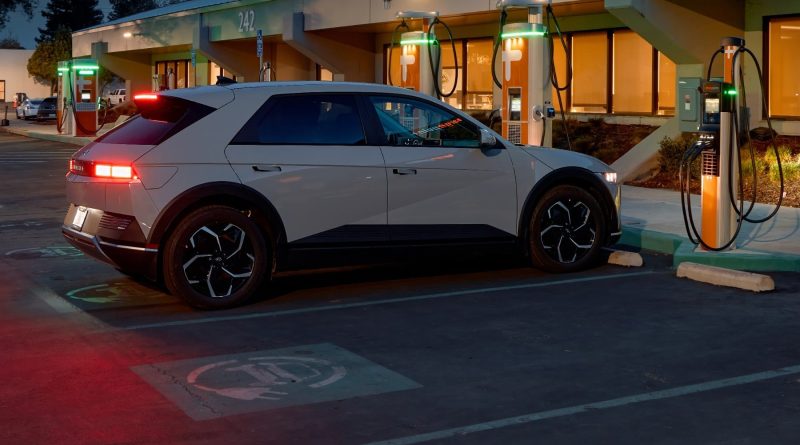 «رشد عظیمی هنوز در راه است»: مصاحبه با جان سافرت از ChargePoint